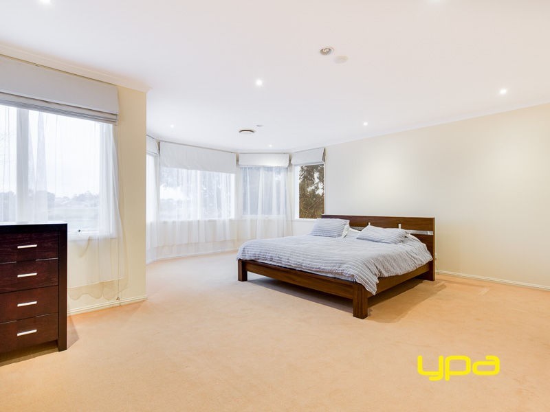 9 John Paul Drive, Hillside VIC 3037