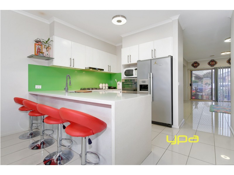 12 The Glades, Taylors Hill VIC 3037