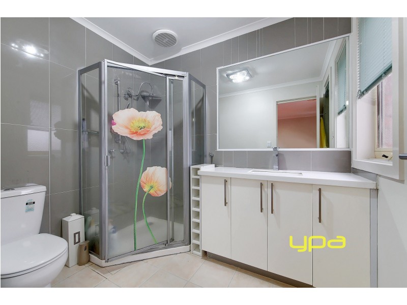 12 The Glades, Taylors Hill VIC 3037