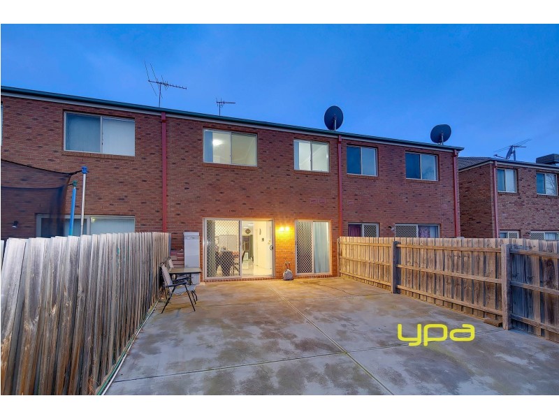 12 The Glades, Taylors Hill VIC 3037