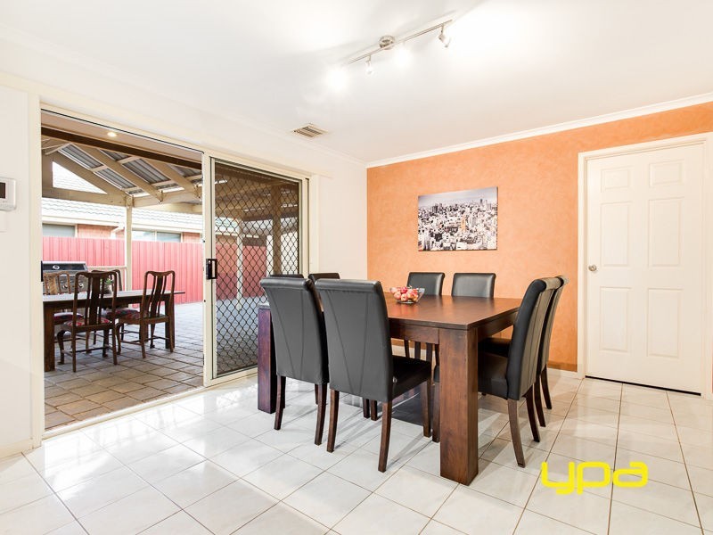 22 Themeda Court, Delahey VIC 3037