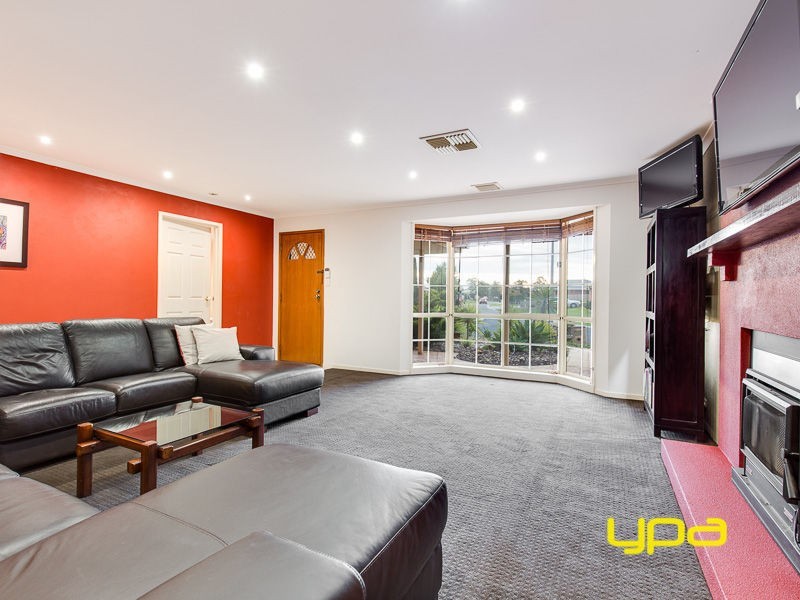 22 Themeda Court, Delahey VIC 3037