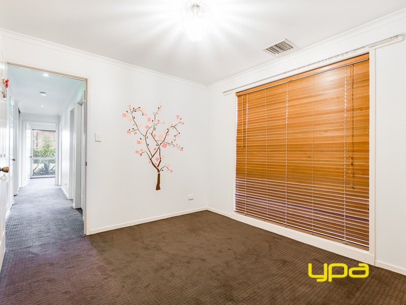 22 Themeda Court, Delahey VIC 3037