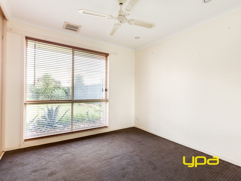 22 Themeda Court, Delahey VIC 3037