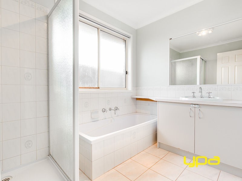 22 Themeda Court, Delahey VIC 3037