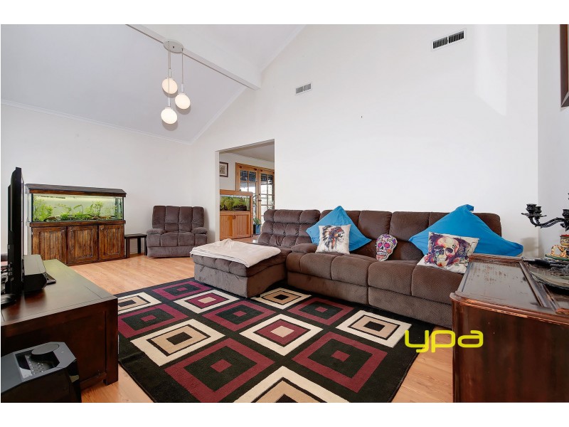 83 John Paul Drive, Hillside VIC 3037