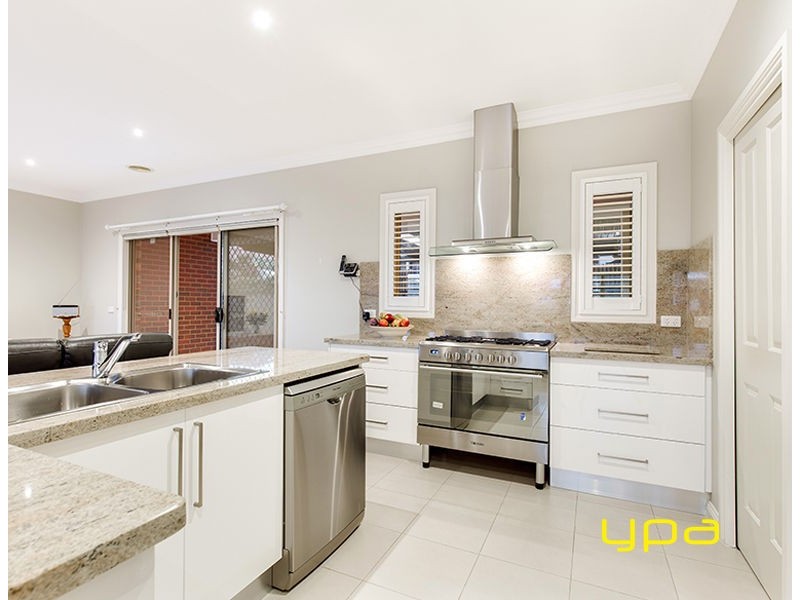 45 Domain Drive, Hillside VIC 3037