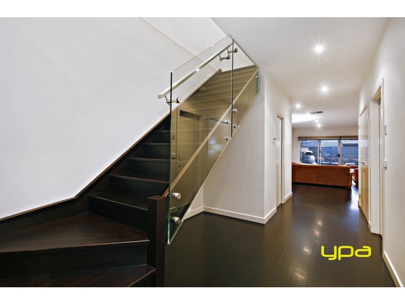 18 Marine Parade, Caroline Springs VIC 3023