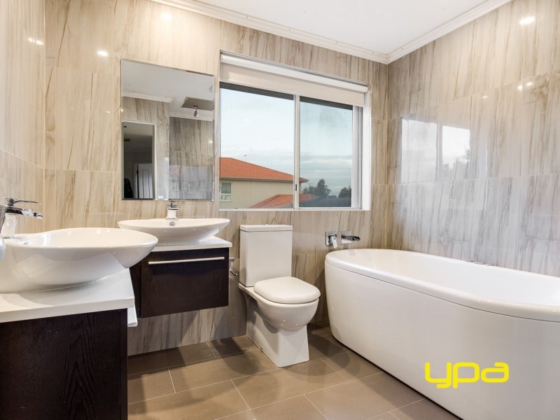 38 Sugar Gum Drive, Hillside VIC 3037