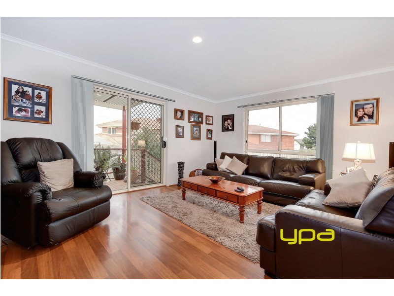 33 Longhurst Crescent, Hillside VIC 3037