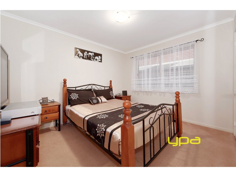 33 Longhurst Crescent, Hillside VIC 3037