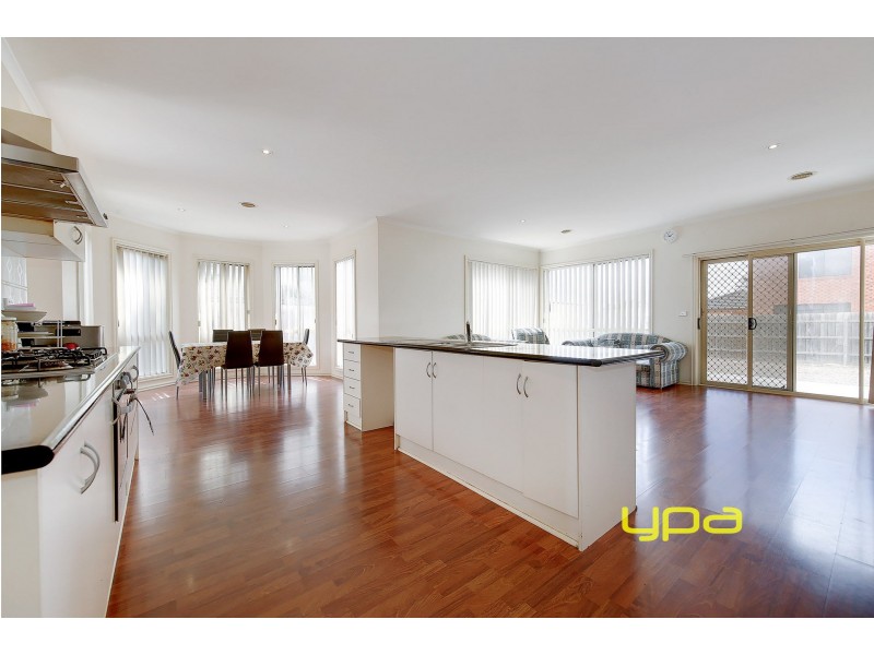 31 Willowood Court, Taylors Hill VIC 3037