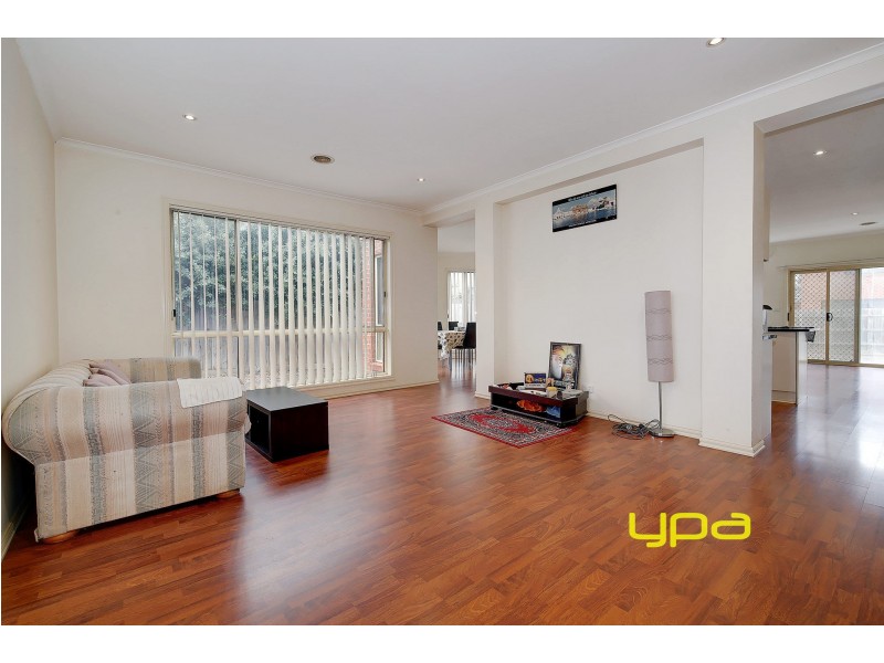 31 Willowood Court, Taylors Hill VIC 3037