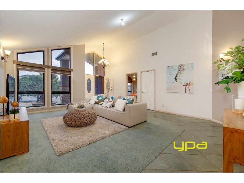 41 Chittenup Bend, Sydenham VIC 3037