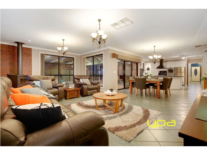 41 Chittenup Bend, Sydenham VIC 3037