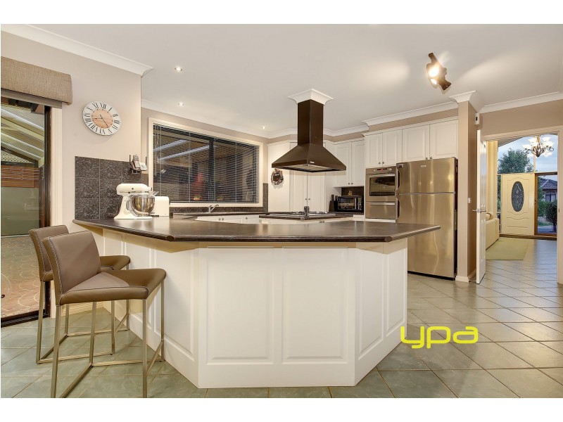 41 Chittenup Bend, Sydenham VIC 3037