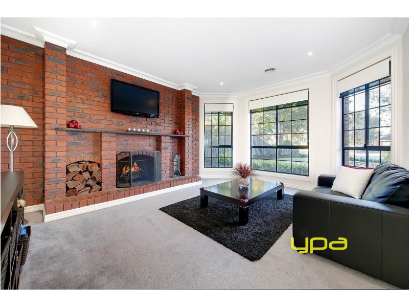 9 Royal Crescent, Hillside VIC 3037