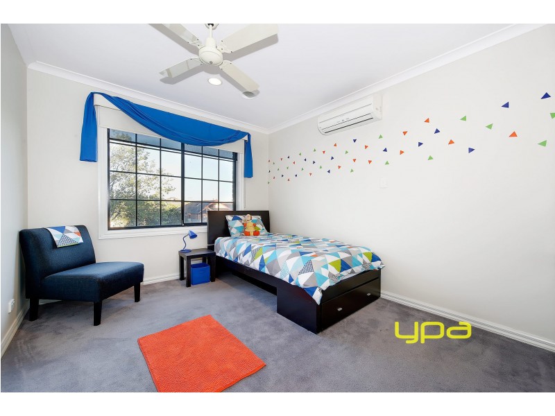 9 Royal Crescent, Hillside VIC 3037