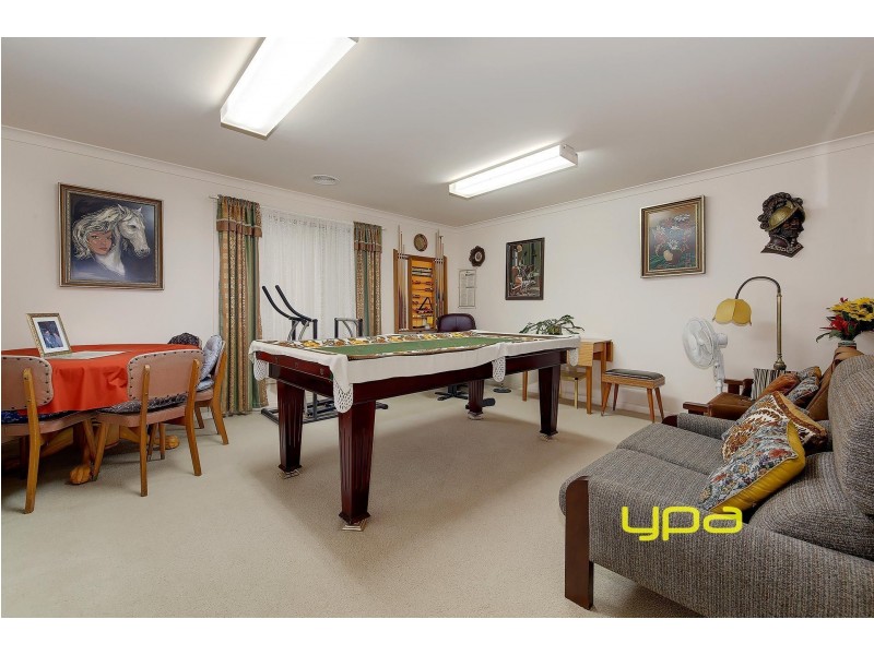 17 Johnston Way, Taylors Hill VIC 3037