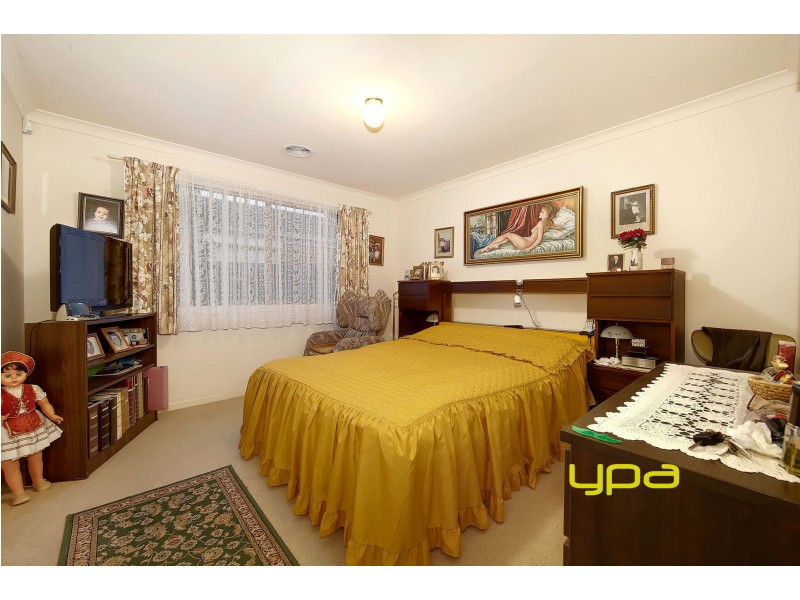 17 Johnston Way, Taylors Hill VIC 3037