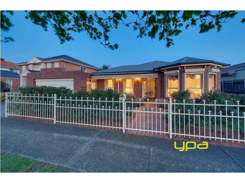 12 Tasman Crescent, Taylors Lakes VIC 3038