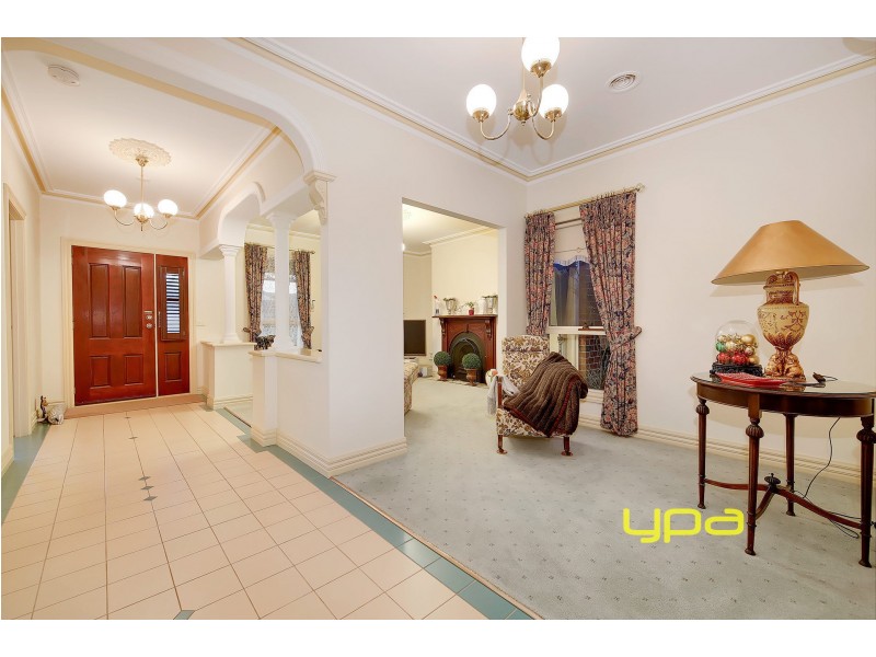 12 Tasman Crescent, Taylors Lakes VIC 3038