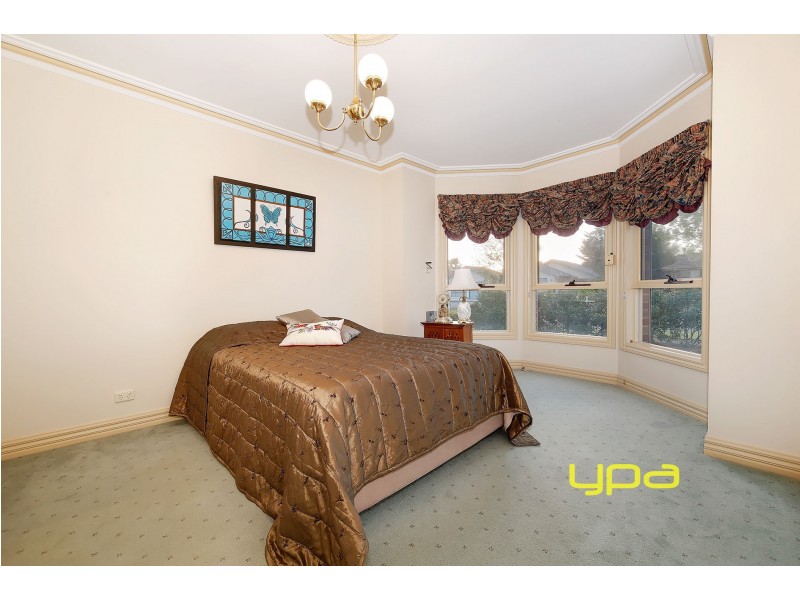 12 Tasman Crescent, Taylors Lakes VIC 3038