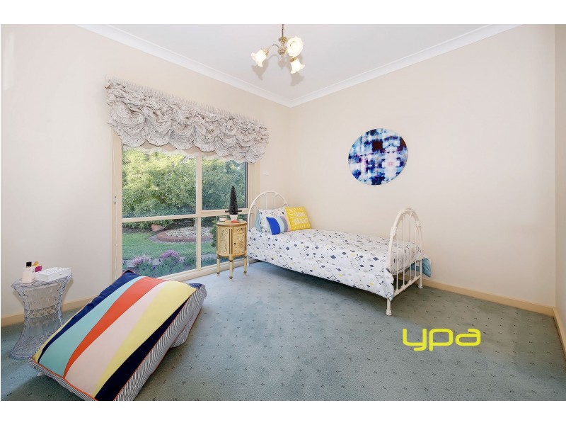 12 Tasman Crescent, Taylors Lakes VIC 3038