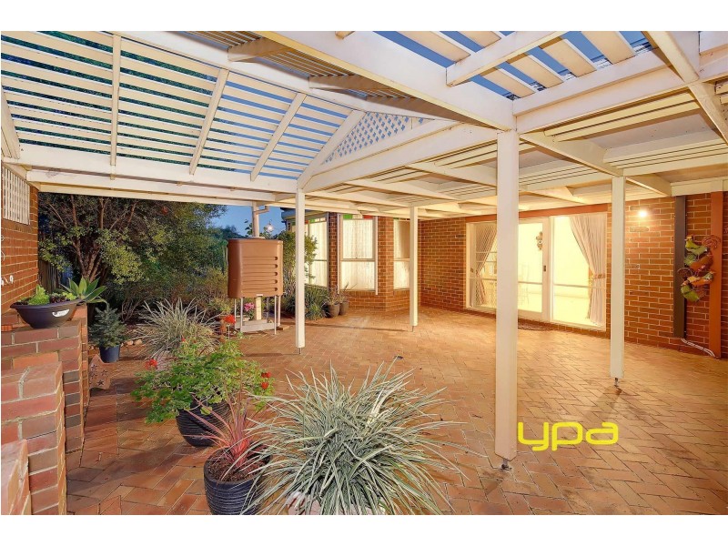 12 Tasman Crescent, Taylors Lakes VIC 3038