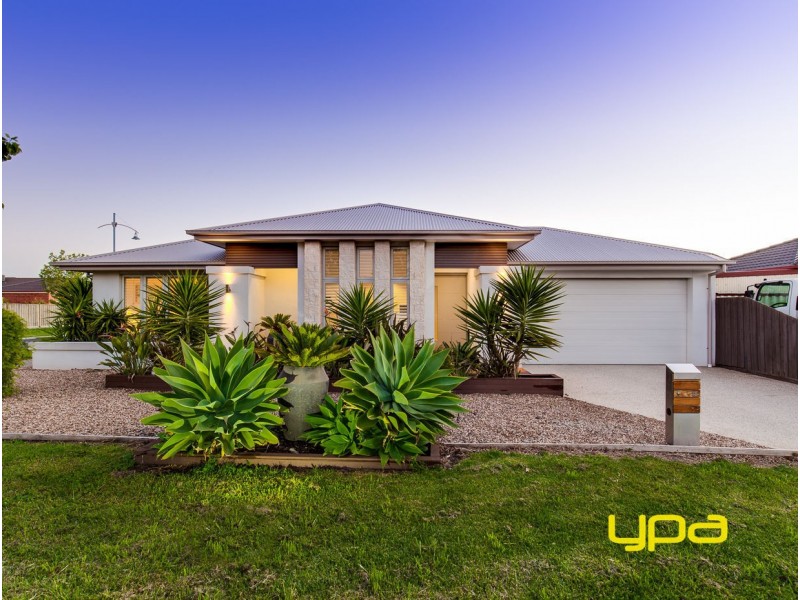15 Flagstaff Lane, Taylors Hill VIC 3037