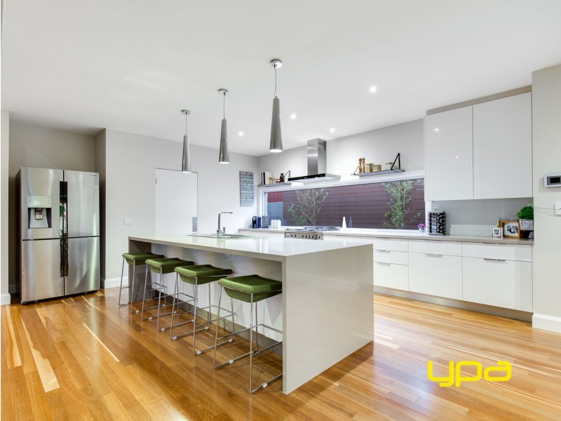 15 Flagstaff Lane, Taylors Hill VIC 3037