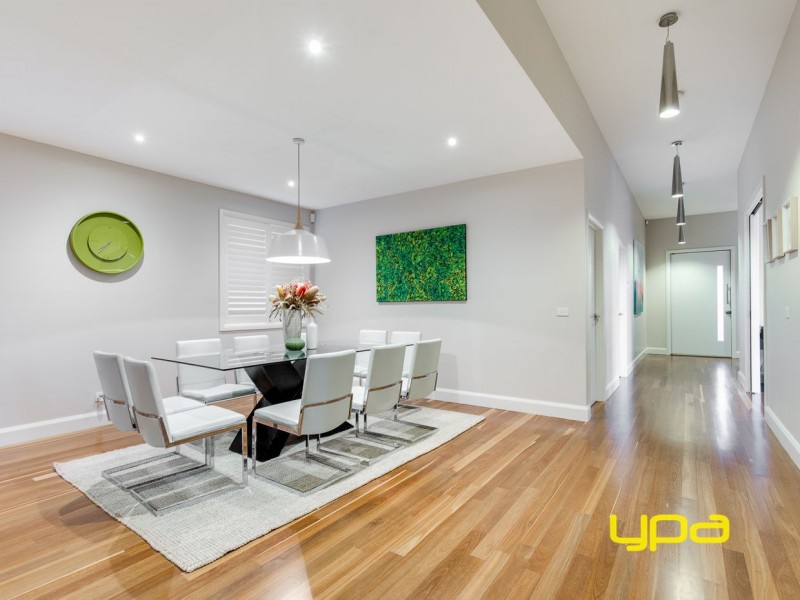 15 Flagstaff Lane, Taylors Hill VIC 3037