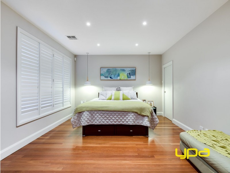 15 Flagstaff Lane, Taylors Hill VIC 3037