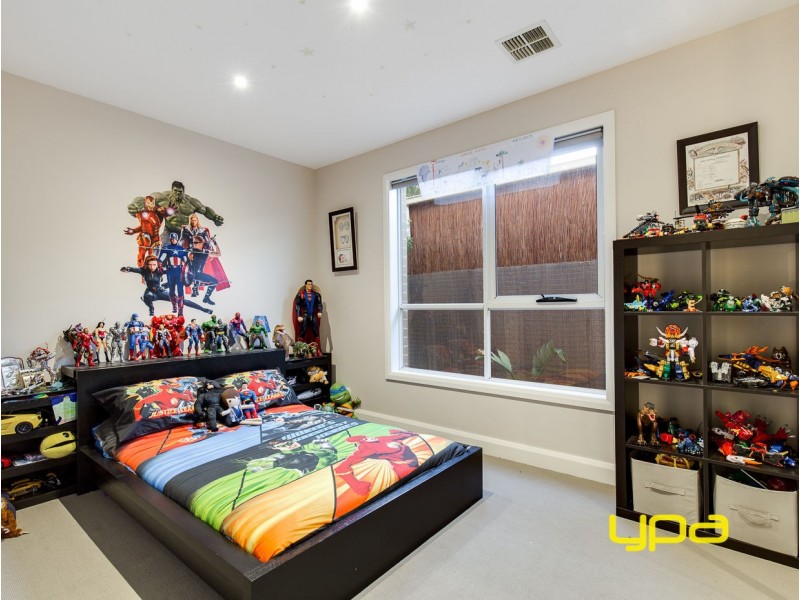 15 Flagstaff Lane, Taylors Hill VIC 3037