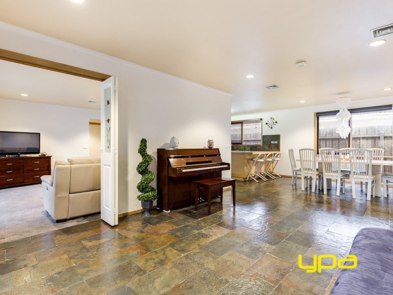 17 Alcott Place, Delahey VIC 3037