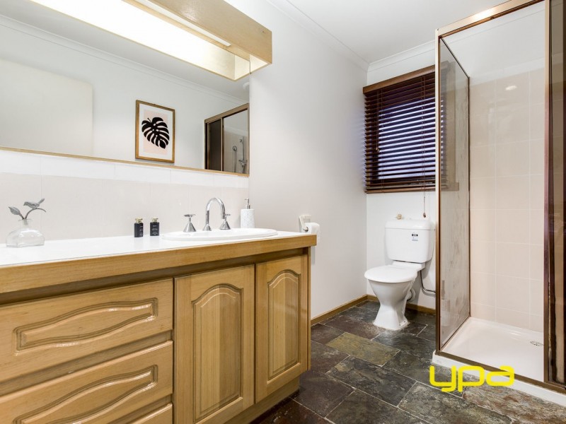 17 Alcott Place, Delahey VIC 3037