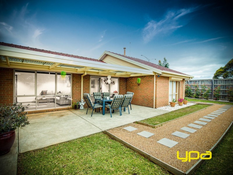 17 Alcott Place, Delahey VIC 3037