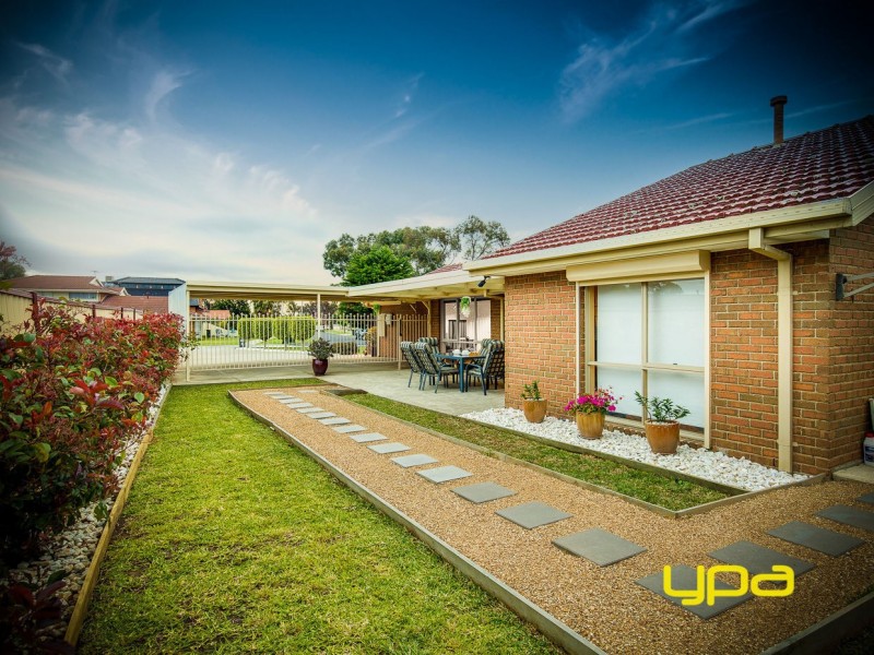 17 Alcott Place, Delahey VIC 3037
