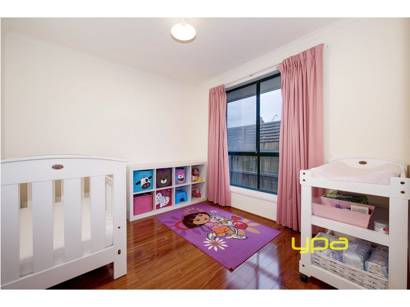 2/32 Chris Court, Hillside VIC 3037