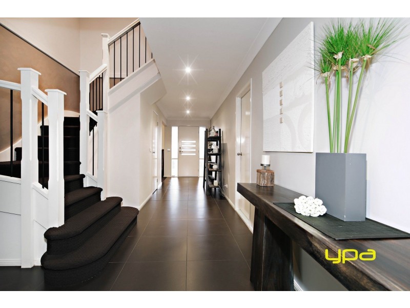 39 Cassan Way, Caroline Springs VIC 3023