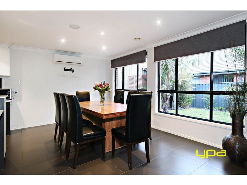 39 Cassan Way, Caroline Springs VIC 3023