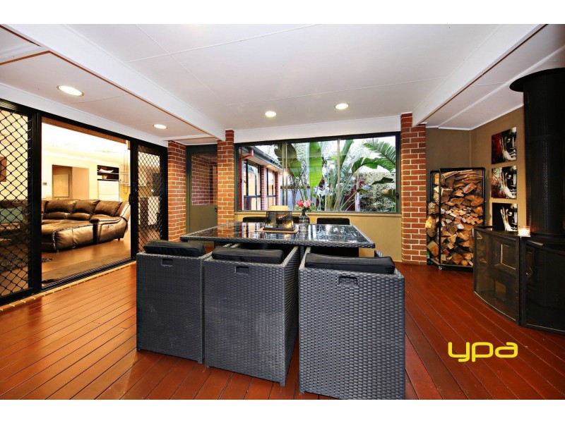 39 Cassan Way, Caroline Springs VIC 3023