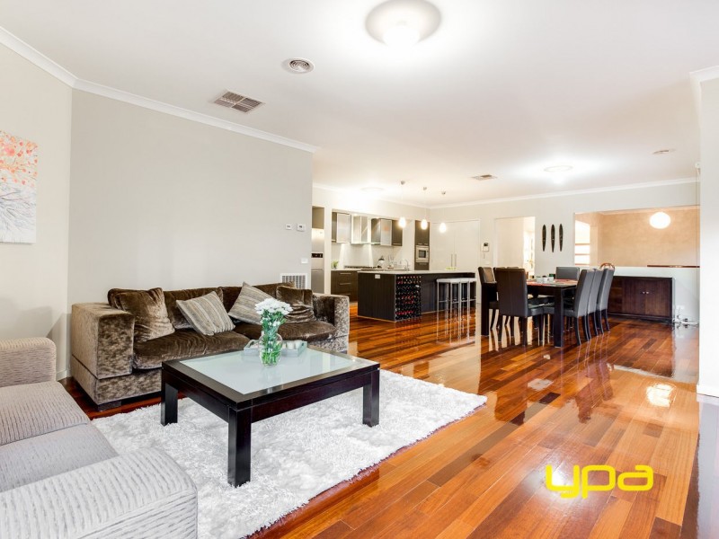 7 Coogee Drive, Taylors Hill VIC 3037