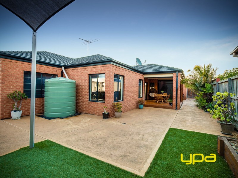 7 Coogee Drive, Taylors Hill VIC 3037