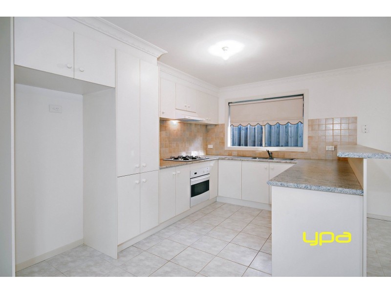 8 Varna Court, Hillside VIC 3037