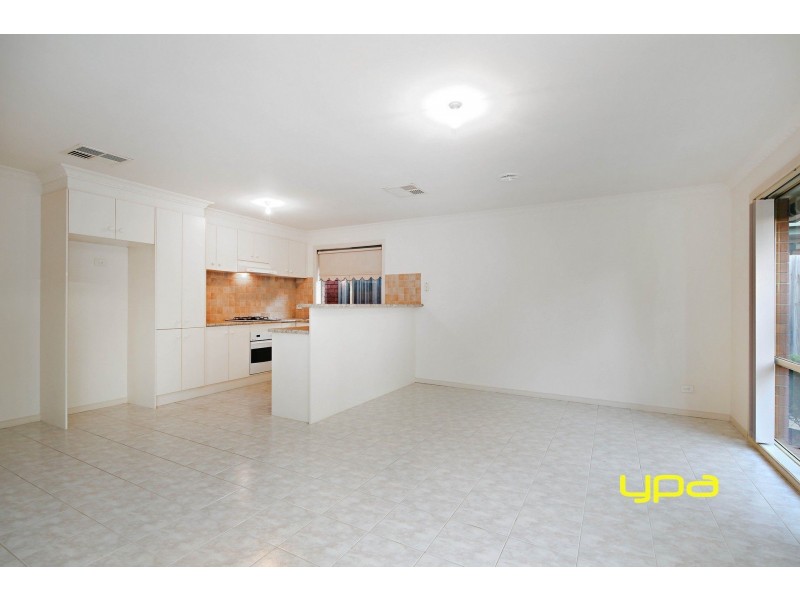 8 Varna Court, Hillside VIC 3037