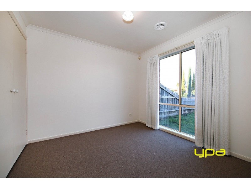 8 Varna Court, Hillside VIC 3037