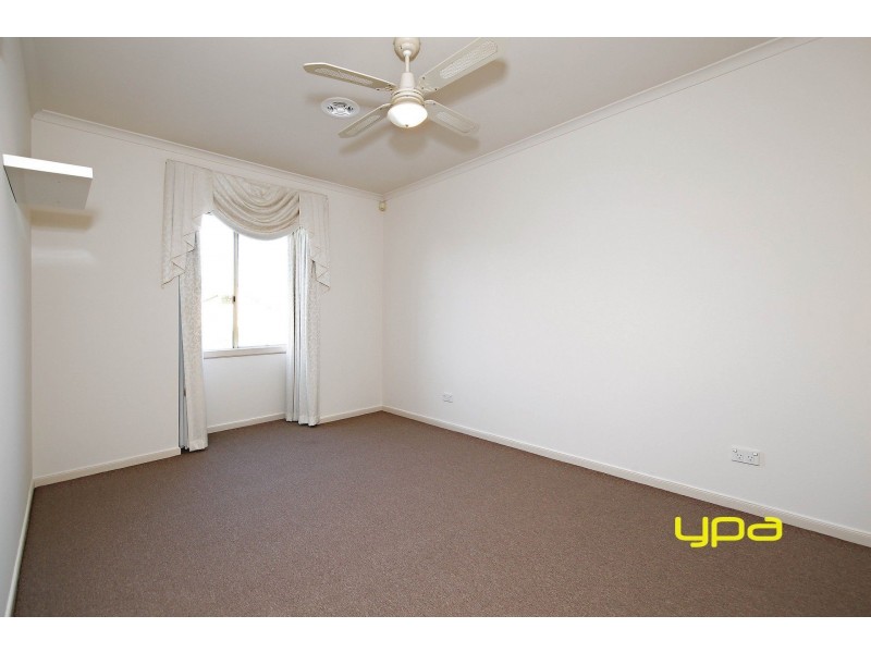 8 Varna Court, Hillside VIC 3037