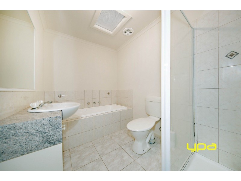 8 Varna Court, Hillside VIC 3037