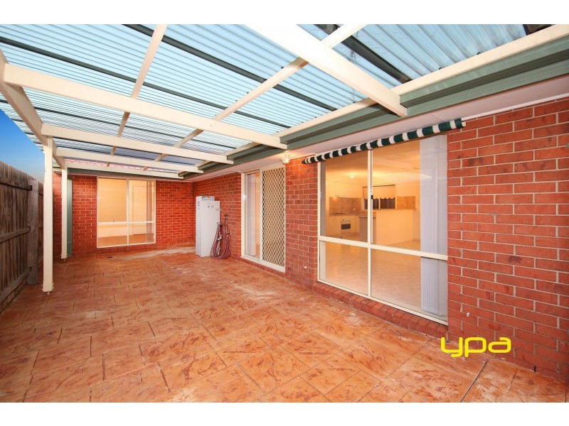 8 Varna Court, Hillside VIC 3037